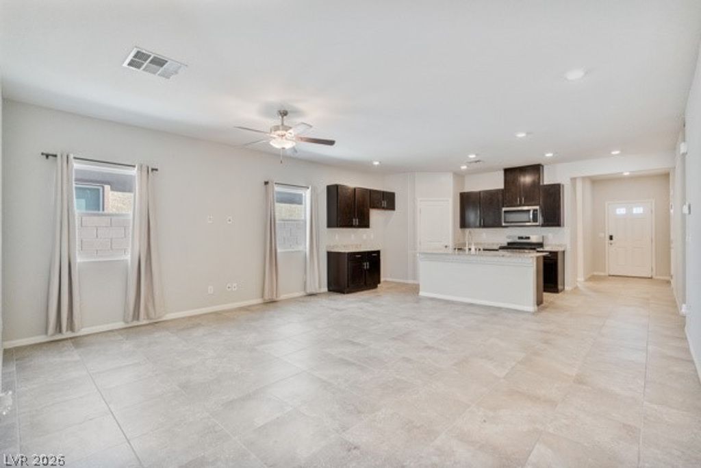 7915 Pearly Court, North Las Vegas, NV 89084 — photo 2