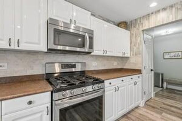 8445 Jennifer Court, St. John, IN 46373