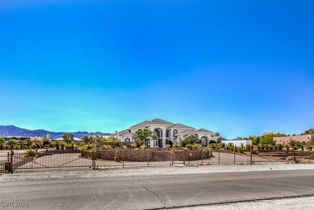 7025 North Eula Street, Las Vegas, NV 89149