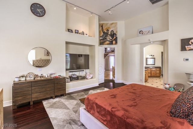 7025 North Eula Street, Las Vegas, NV 89149