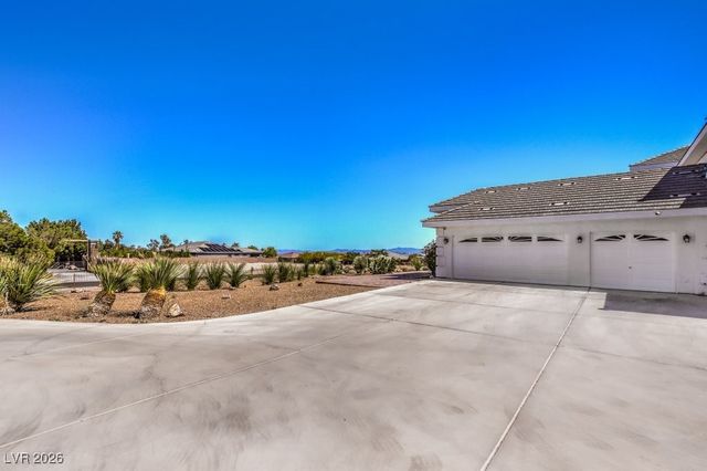 7025 North Eula Street, Las Vegas, NV 89149