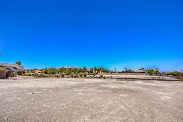 7025 North Eula Street, Las Vegas, NV 89149