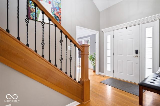 8276 Hampton Circle W, Indianapolis, IN 46256