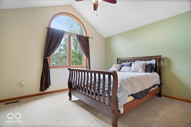 8276 Hampton Circle W, Indianapolis, IN 46256
