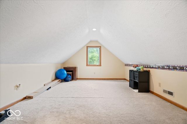 8276 Hampton Circle W, Indianapolis, IN 46256