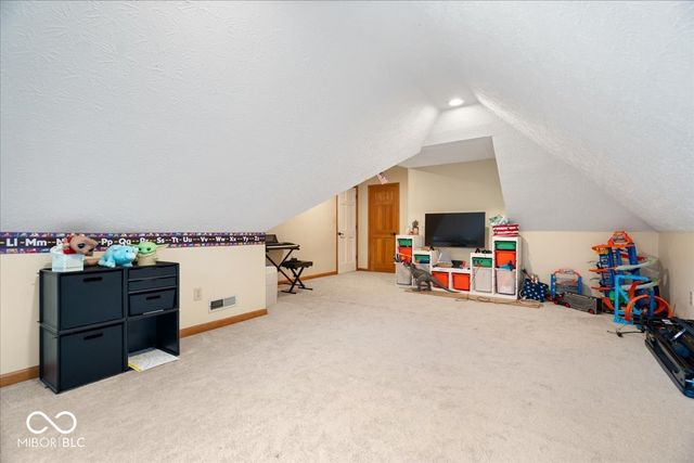 8276 Hampton Circle W, Indianapolis, IN 46256