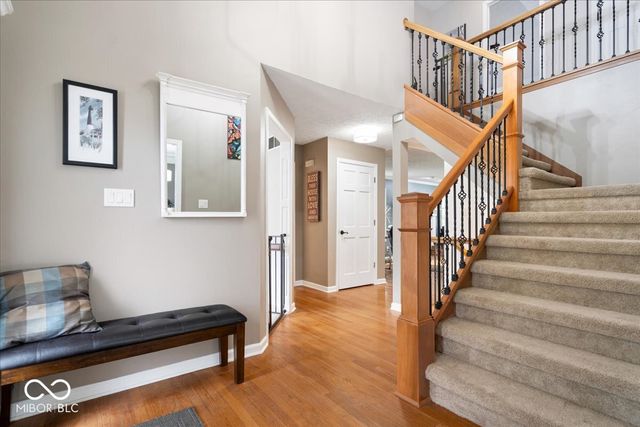 8276 Hampton Circle W, Indianapolis, IN 46256