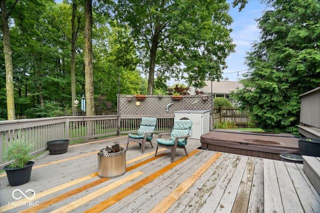 8276 Hampton Circle W, Indianapolis, IN 46256