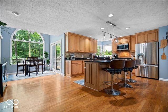 8276 Hampton Circle W, Indianapolis, IN 46256
