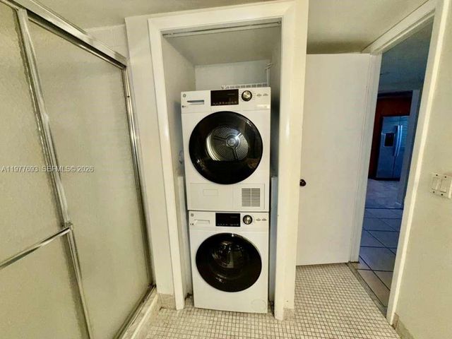 16481 Blatt Blvd 102, Weston, FL 33326