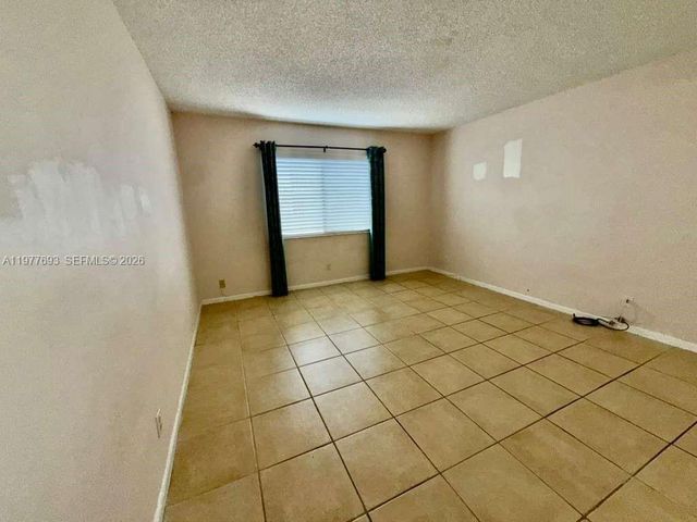 16481 Blatt Blvd 102, Weston, FL 33326