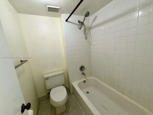 16481 Blatt Blvd 102, Weston, FL 33326