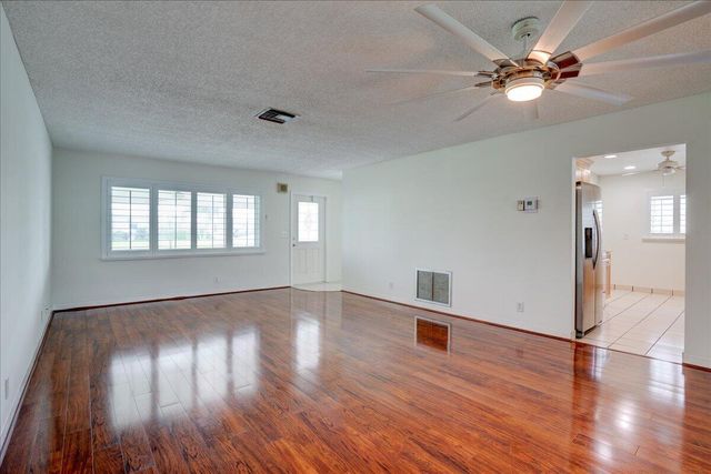 2198 SW 12th Avenue, Boynton Beach, FL 33426