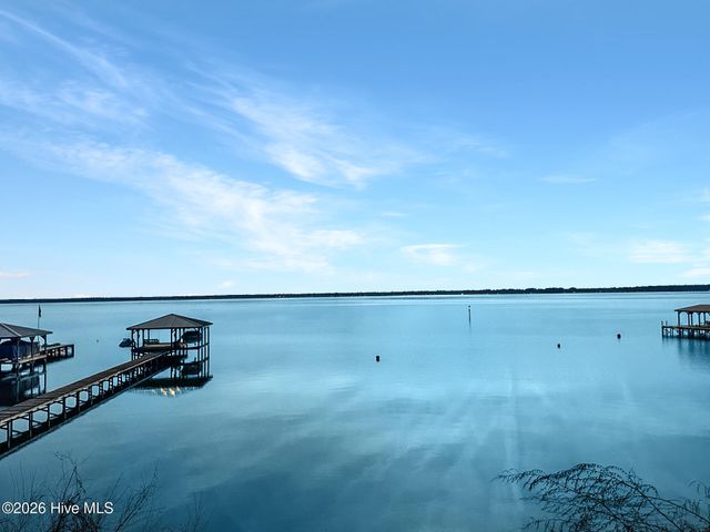 122 Live Oak Circle, Lake Waccamaw, NC 28450