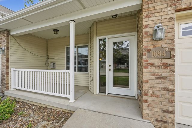 1694 Burr Drive, North Liberty, IA 52317