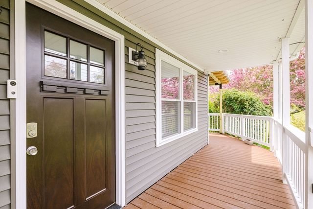 323 Warhurst Ave, Swansea, MA 02777