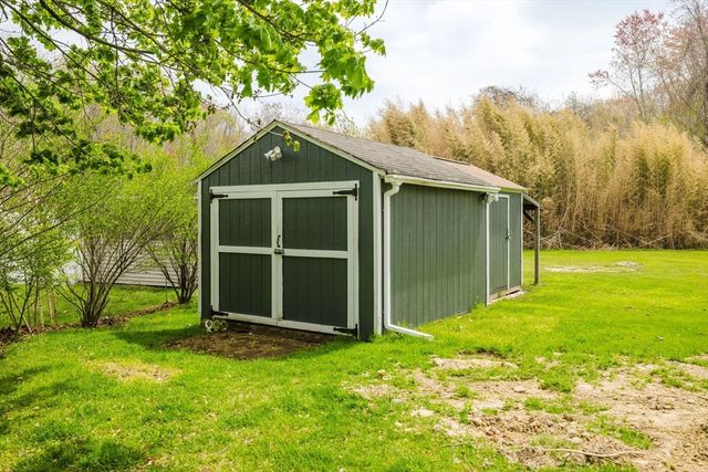 323 Warhurst Ave, Swansea, MA 02777