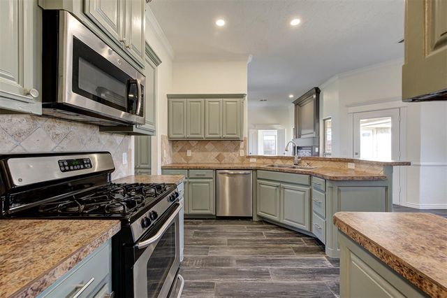 439 NE 20th Street, Newcastle, OK 73065