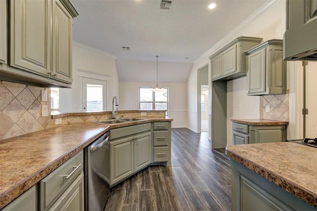 439 NE 20th Street, Newcastle, OK 73065