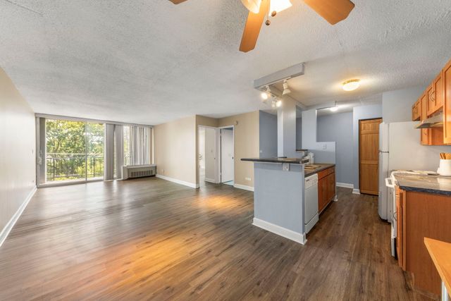 1043 S York Road 308, Bensenville, IL 60106
