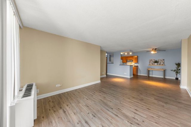1043 S York Road 308, Bensenville, IL 60106