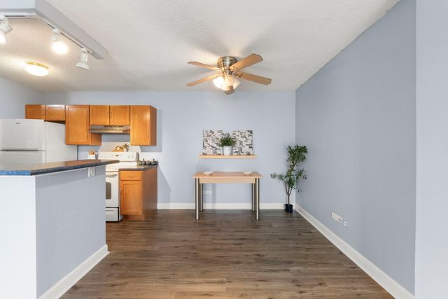 1043 S York Road 308, Bensenville, IL 60106