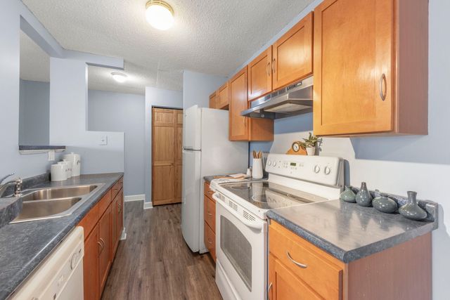1043 S York Road 308, Bensenville, IL 60106