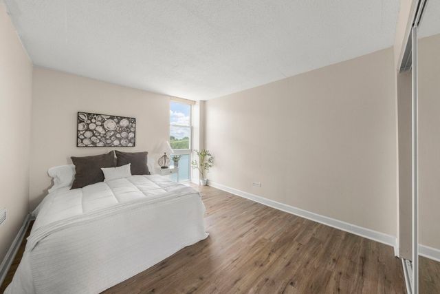 1043 S York Road 308, Bensenville, IL 60106