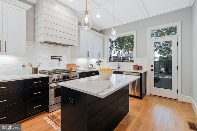 822 5TH ST NE, Washington, DC 20002