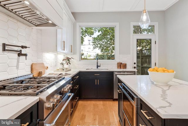 822 5TH ST NE, Washington, DC 20002