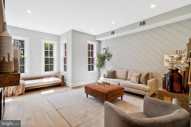 822 5TH ST NE, Washington, DC 20002