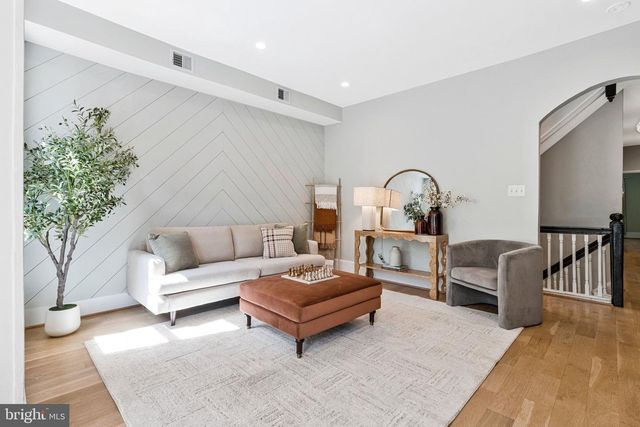 822 5TH ST NE, Washington, DC 20002