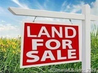 15 Country Club Drive, Waterford, CT 06385