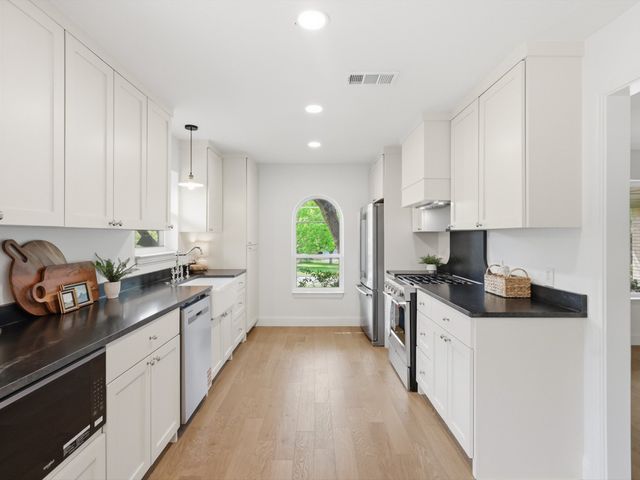 8630 Mediterranean Drive, Dallas, TX 75238