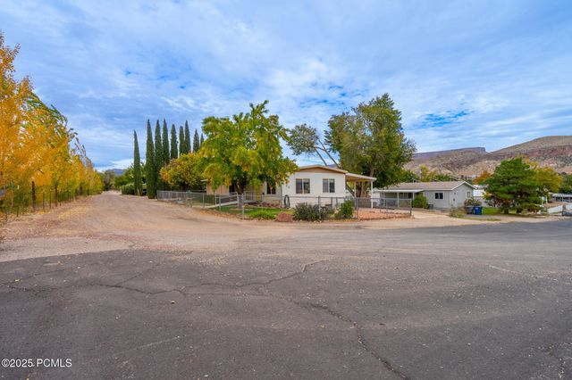 230 W 300 North, La Verkin, UT 84745