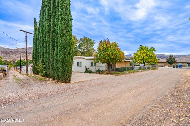 230 W 300 North, La Verkin, UT 84745