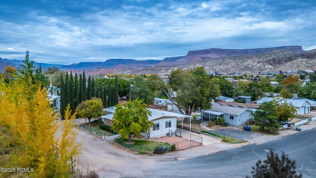 230 W 300 North, La Verkin, UT 84745