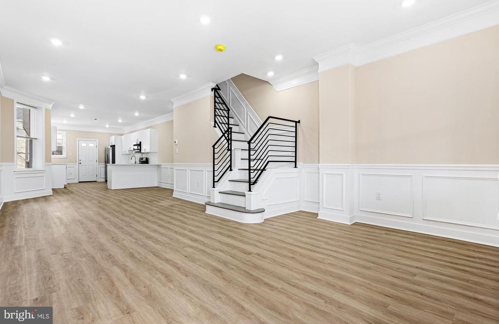 806 S 56TH ST, Philadelphia, PA 19143
