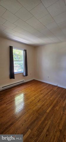 204 E WHITLOCK AVE, Winchester, VA 22601