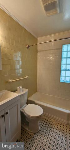 204 E WHITLOCK AVE, Winchester, VA 22601