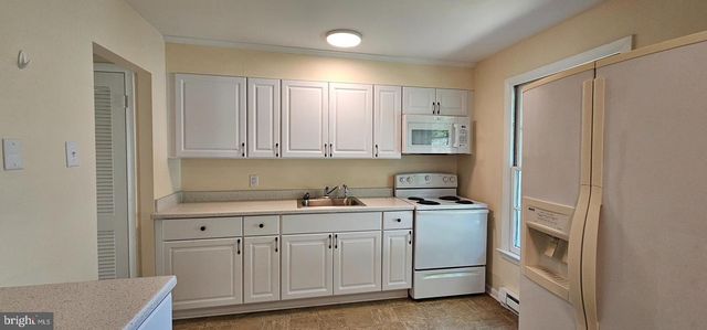 204 E WHITLOCK AVE, Winchester, VA 22601