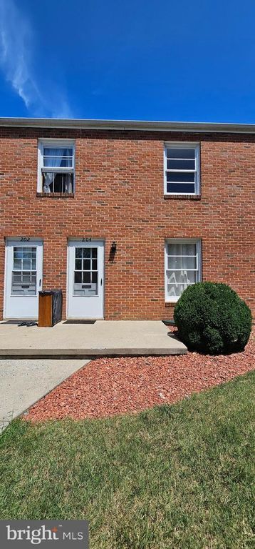 204 E WHITLOCK AVE, Winchester, VA 22601