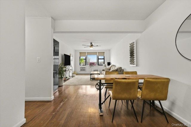 6 Birchwood Court 5B, Mineola, NY 11501