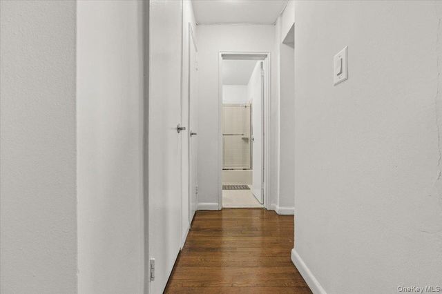 6 Birchwood Court 5B, Mineola, NY 11501