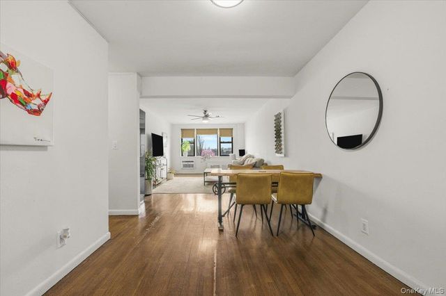 6 Birchwood Court 5B, Mineola, NY 11501