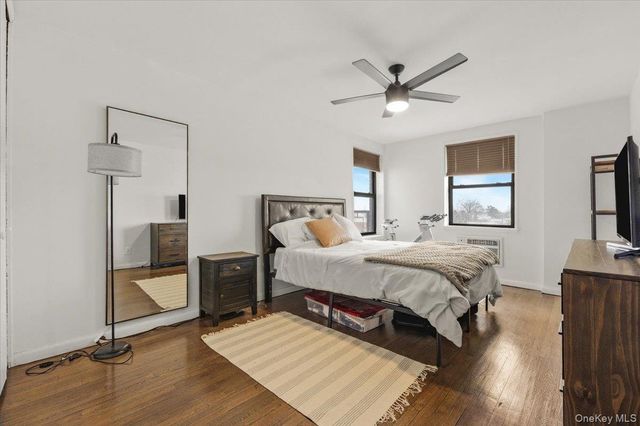 6 Birchwood Court 5B, Mineola, NY 11501