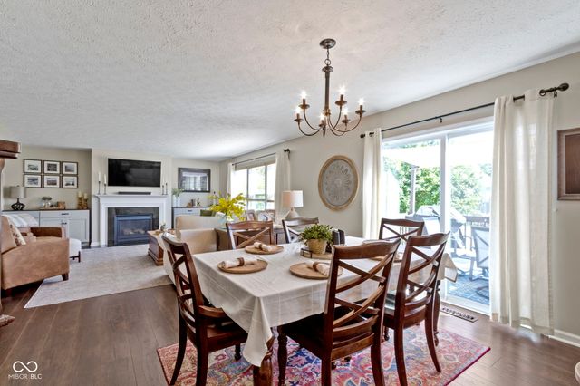 7827 Wedgetail Drive, Zionsville, IN 46077