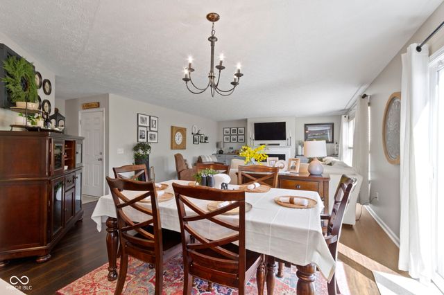 7827 Wedgetail Drive, Zionsville, IN 46077