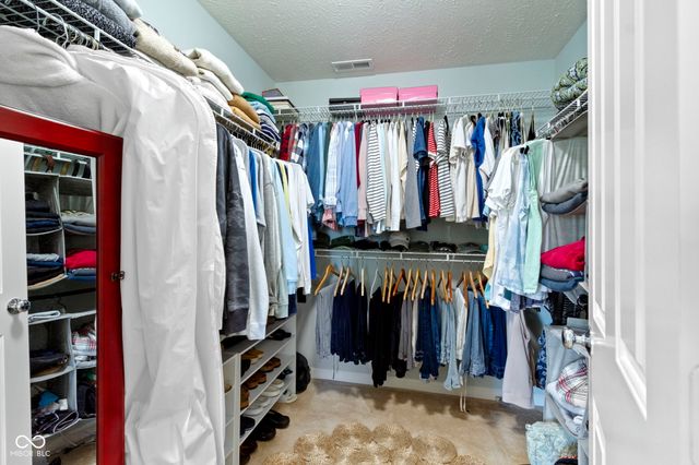 7827 Wedgetail Drive, Zionsville, IN 46077