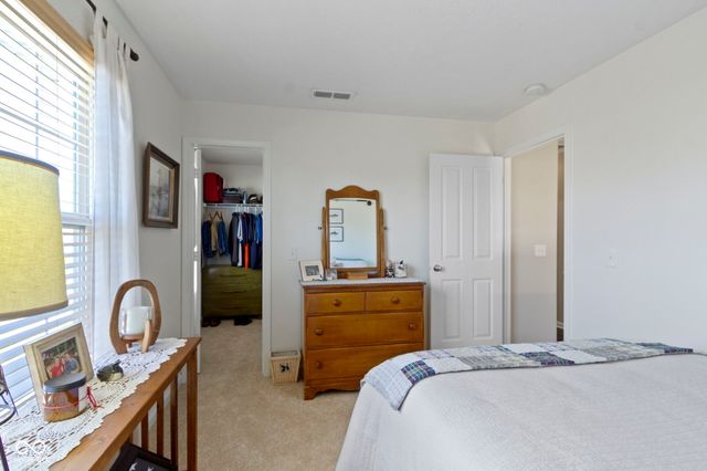 7827 Wedgetail Drive, Zionsville, IN 46077